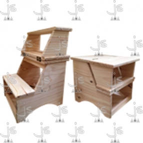 Banco escalera hecho de madera de pino. Fabricado por JS. Fábrica de muebles.
