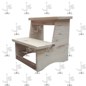 Escalerita niño hecha de madera de pino. Fabricado por JS. Fábrica de muebles.