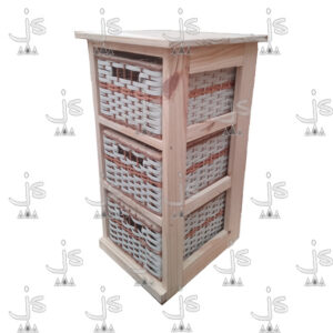 Ordenador con tres canastos de suncho hecho de madera de pino. Fabricado por JS. Fábrica de muebles.