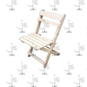 Silla de jardín plegable eco con asiento de cinco tablas y respaldo de dos tablas horizontales hecha de madera de pino. Fabricado por JS. Fábrica de muebles.