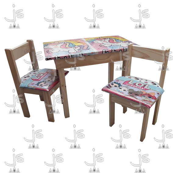 Mesa para niños infantil tapizada con dos sillas para niños infantiles tapizadas hecho de madera de pino. Fabricado por JS. Fábrica de muebles.