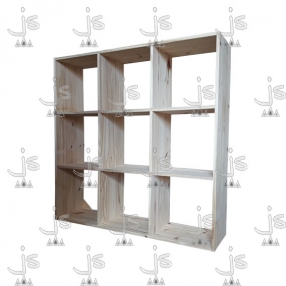 Cubo 3x3 hecho de madera de pino. Fabricado por JS. Fábrica de muebles.